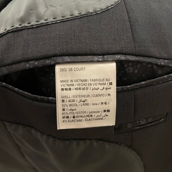 Bar III Men’s charcoal gray suit - Picture 7 of 8